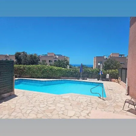 Apartment Alithea Gardens 2 Bedroom With Communal Pool *