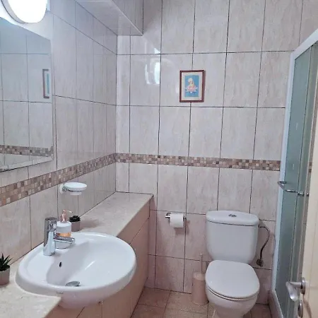 Alithea Gardens 2 Bedroom With Communal Pool * Peyia