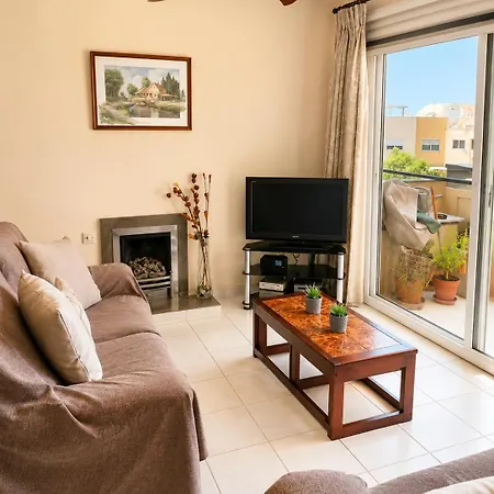 Apartment Alithea Gardens 2 Bedroom With Communal Pool
