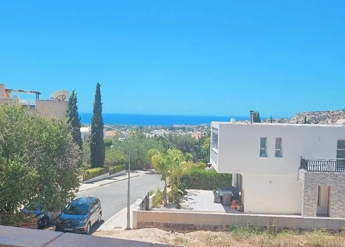 Alithea Gardens 2 Bedroom With Communal Pool 아파트 페이야