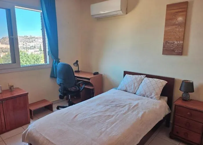 아파트 Alithea Gardens 2 Bedroom With Communal Pool *